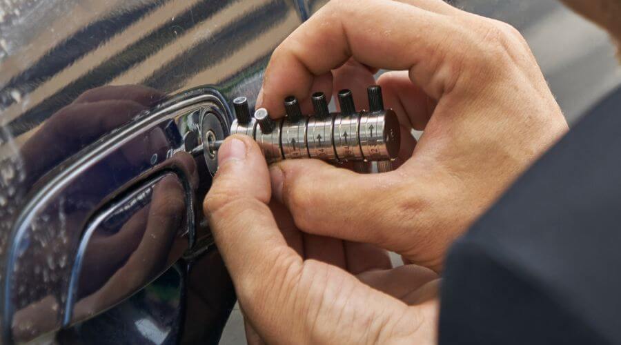 Professional gutter cleaning in Republic, KS